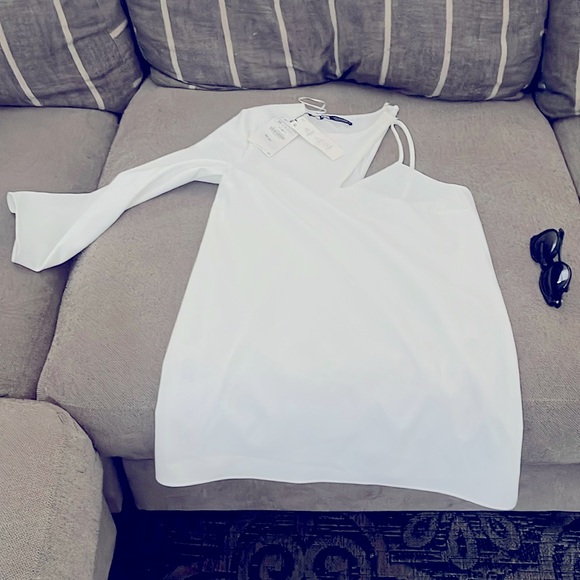 Zara size medium white dress - Picture 3 of 4